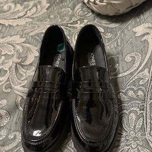 Jones New York black patent leather loafers